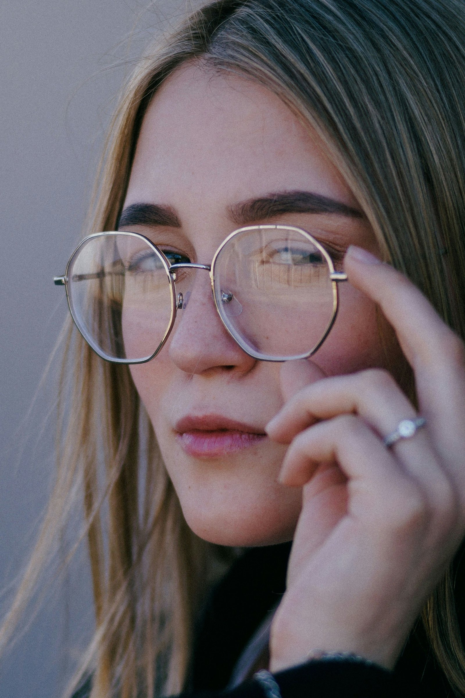 Close detail and comfortable lens wear